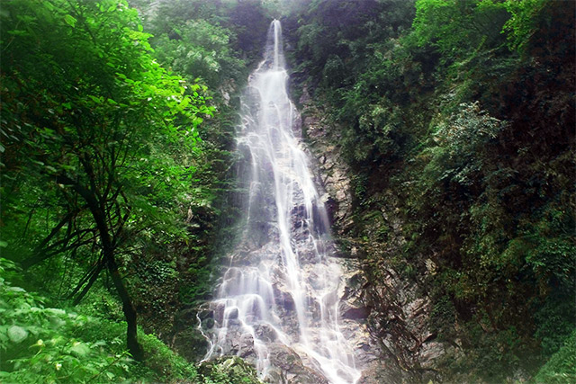 大飞水在西岭雪山吗，大飞水好玩吗，陡步需要多久才能上顶